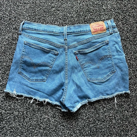 Levi’s Cutoff Shorts - 33 - Picture 3 of 4